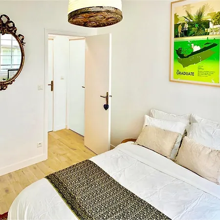 Cozy In The Upper Marais Area * Parigi