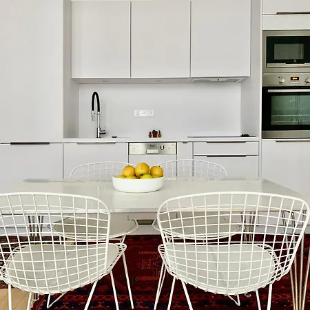 Cozy In The Upper Marais Area * Parigi