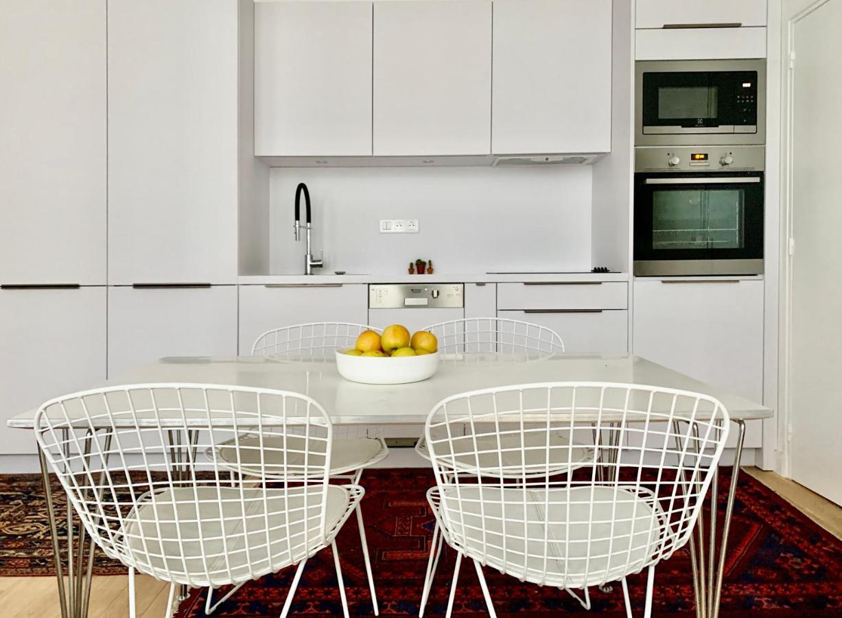 Cozy In The Upper Marais Area * Parigi